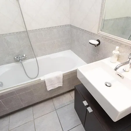 Paruta By In Lejlighed