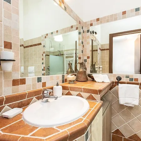 Paruta By In Lejlighed *